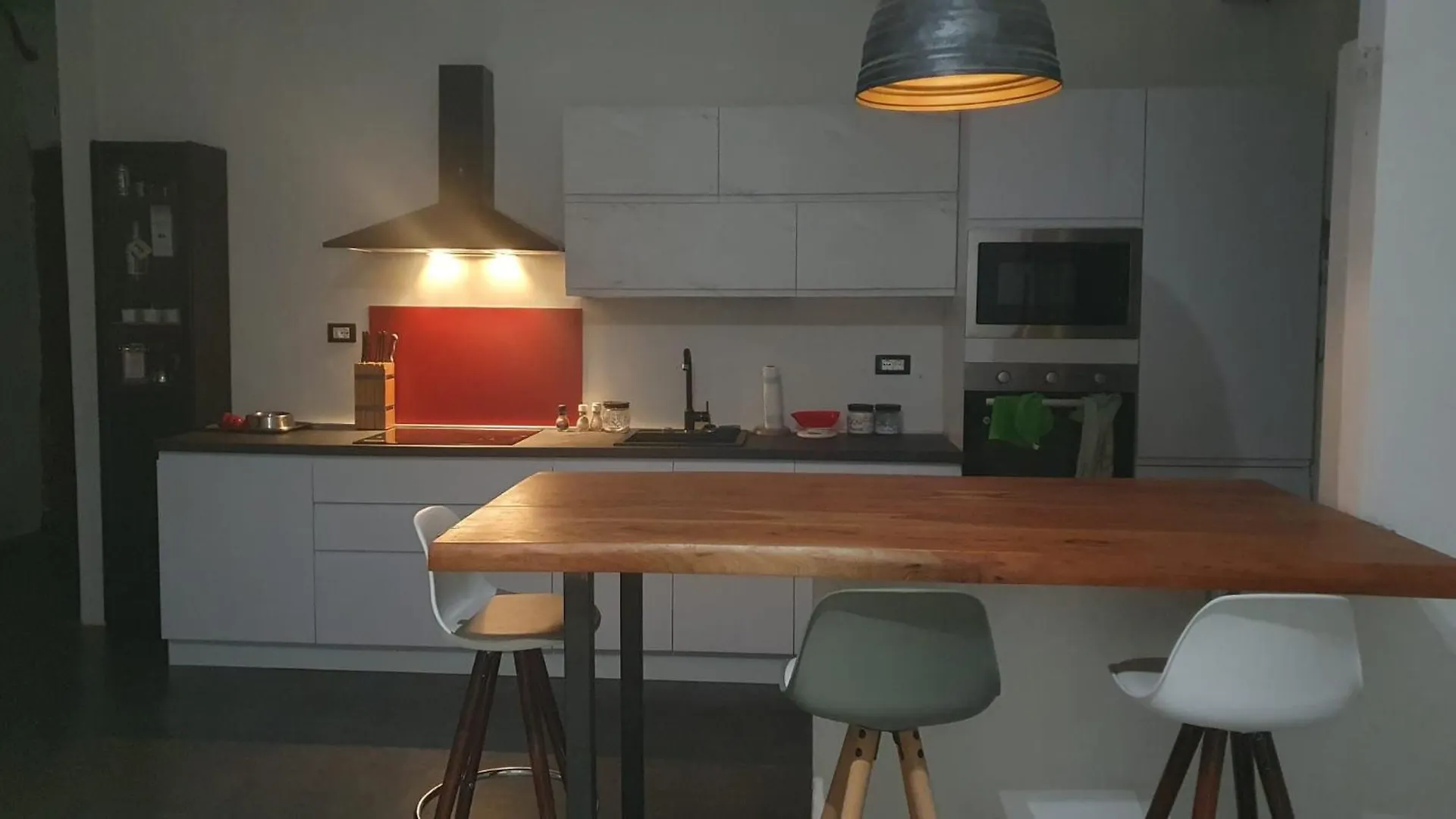 Floki'S Apartment 임페리아